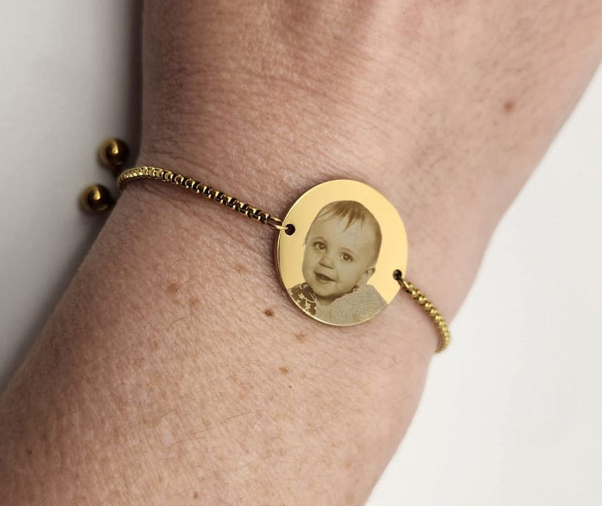 Gold Circle Adjustable Bracelet