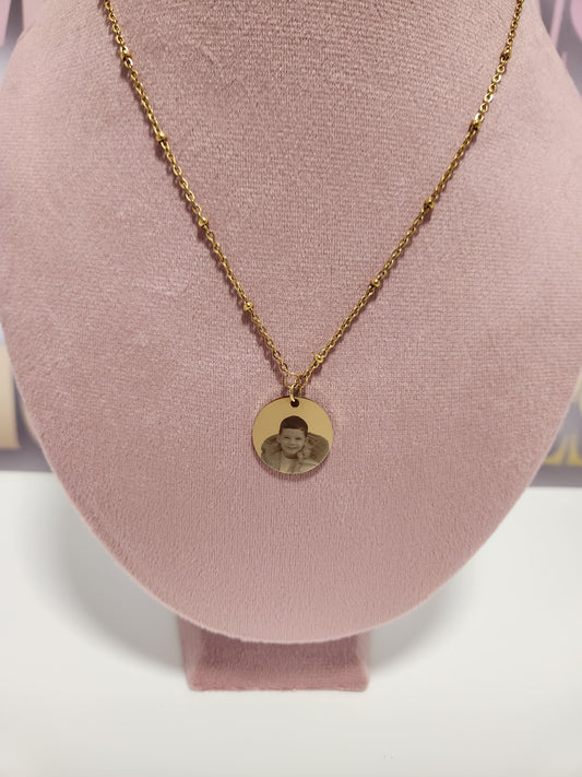 Gold Circle Pendant Beaded Necklace