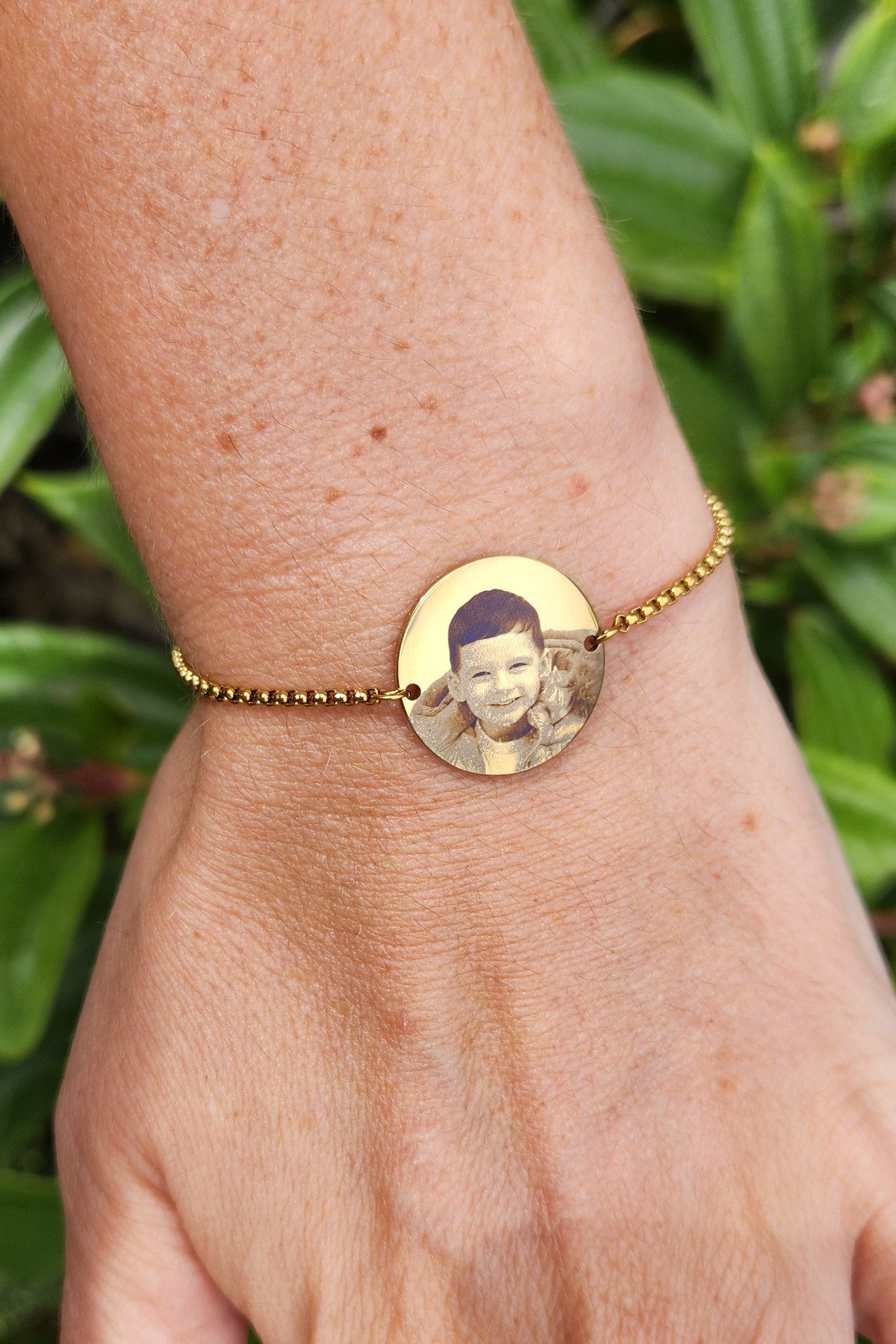 Gold Circle Adjustable Bracelet
